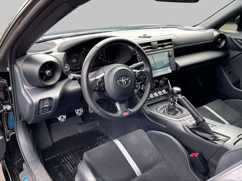 Certified 2025 Toyota GR86 Premium w/ ALL Weather Mat Package (TMS) RWD image 17
