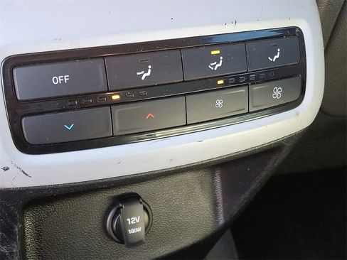 Used 2022 Hyundai Palisade SE image 25