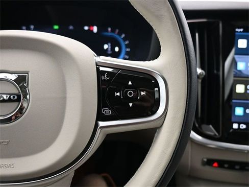 Used 2024 Volvo V60 B5 Cross Country Plus image 24