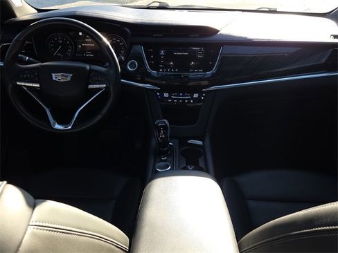 Used 2023 Cadillac XT6 Premium Luxury w/ Technology Package image 11