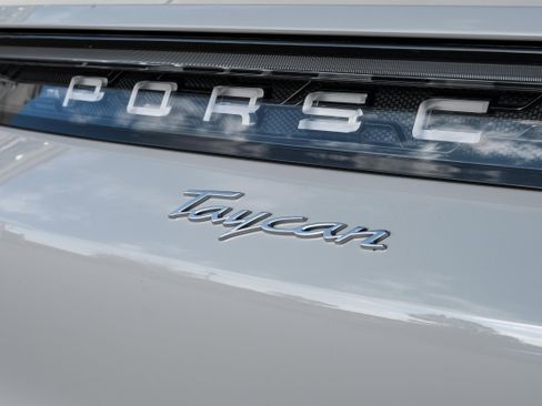 Used 2022 Porsche Taycan image 49