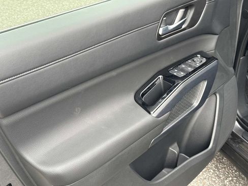 New 2026 Nissan Pathfinder SL image 16