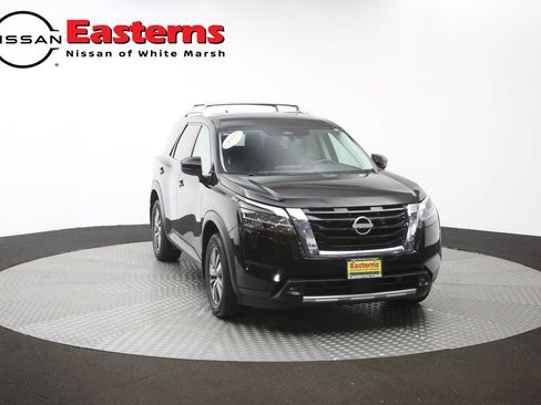 Used 2023 Nissan Pathfinder SL AWD/4WD image 51