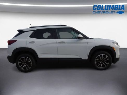 Used 2026 Chevrolet TrailBlazer LT w/ LT Cold Weather Package FWD image 2