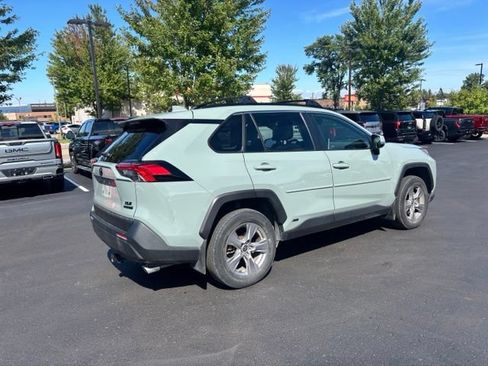 Used 2022 Toyota RAV4 XLE w/ Convenience Package AWD/4WD image 5
