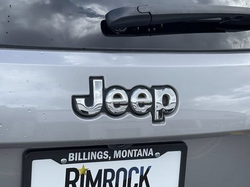 Used 2021 Jeep Grand Cherokee Limited AWD/4WD image 7