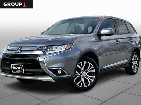 Used 2017 Mitsubishi Outlander SE AWD/4WD image 1