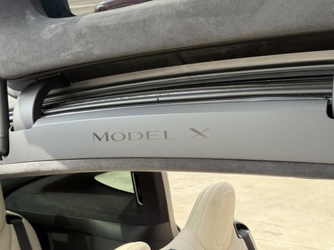 Used 2023 Tesla Model X image 19