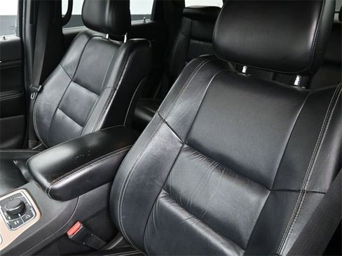 Used 2016 Jeep Grand Cherokee Limited image 18