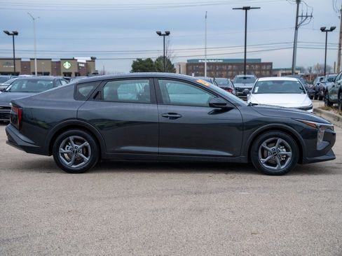 Used 2025 Kia K4 LXS image 8