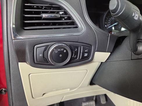 Used 2023 Ford Edge Titanium AWD/4WD image 27