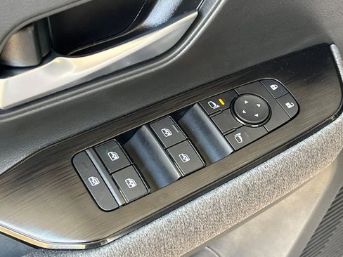 Used 2026 Nissan Kicks SV FWD image 14