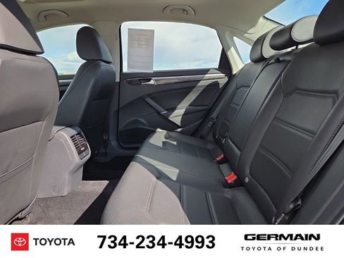Used 2018 Volkswagen Passat 2.0T SE FWD image 17