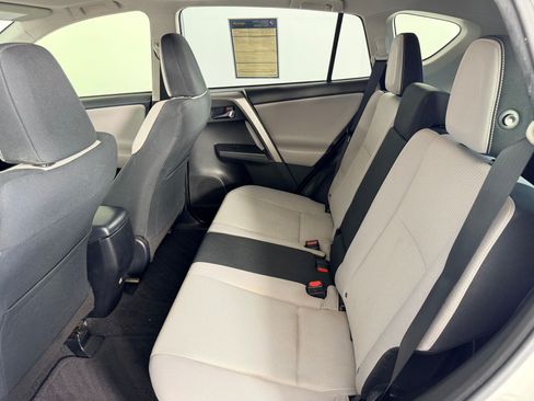 Used 2018 Toyota RAV4 XLE FWD image 22