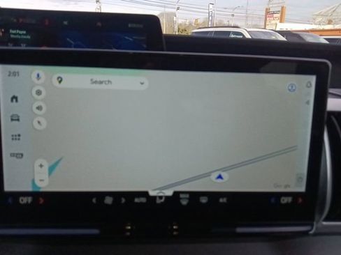 Used 2025 Ford Expedition Active image 23