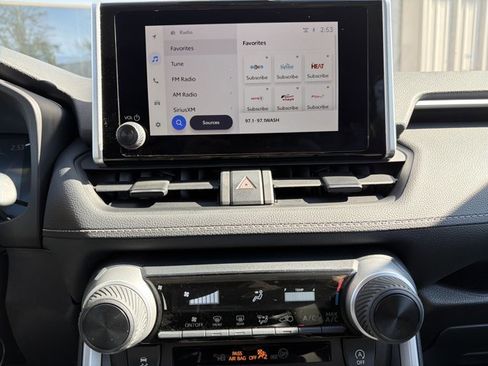 Used 2025 Toyota RAV4 LE image 19