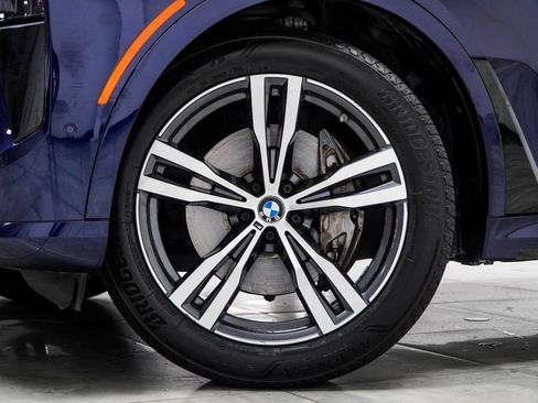 Used 2023 BMW X7 xDrive40i w/ M Sport Package AWD/4WD image 6