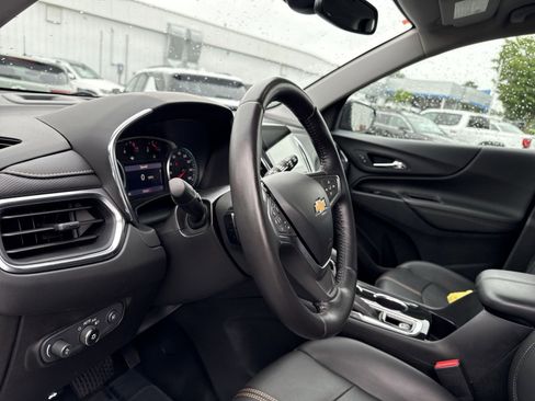 Used 2022 Chevrolet Equinox Premier AWD/4WD image 16