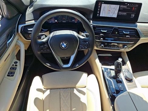 Certified 2023 BMW 530i xDrive w/ Premium Package AWD/4WD image 12