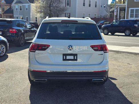 Used 2020 Volkswagen Tiguan SEL w/ 3rd Row Seat Package AWD/4WD image 5