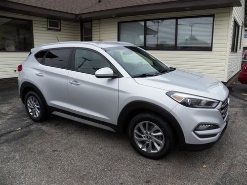 Used 2017 Hyundai Tucson SE image 1
