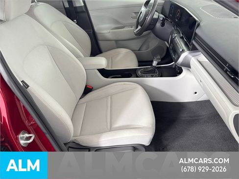 Used 2025 Hyundai Kona SEL image 15