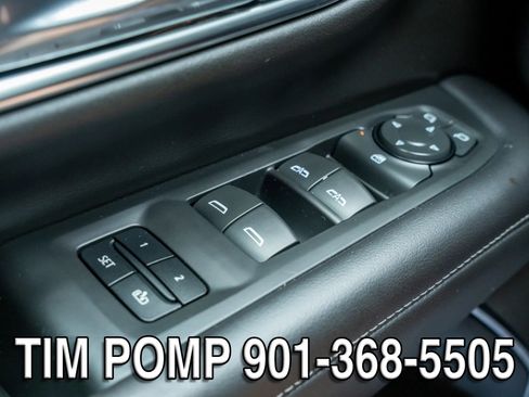 Used 2021 Chevrolet Suburban LT RWD image 26