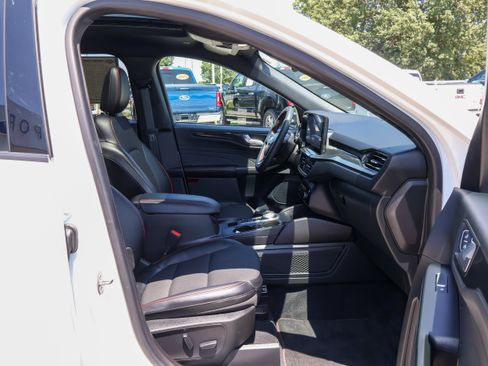 Used 2023 Ford Escape ST-Line Select w/ Tech Pack #2 AWD/4WD image 29