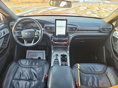 Used 2023 Ford Explorer Platinum w/ Technology Package image 18