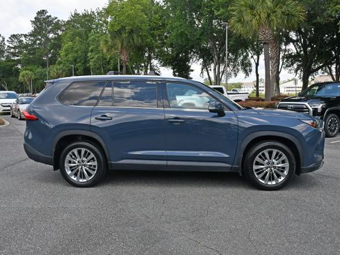 Certified 2024 Toyota Grand Highlander AWD image 5