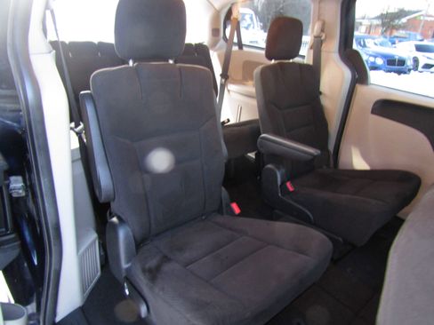 Used 2015 Dodge Grand Caravan SXT w/ Quick Order Package 29G SXT image 9