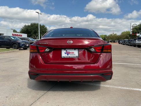 Used 2025 Nissan Altima 2.5 SV FWD image 7
