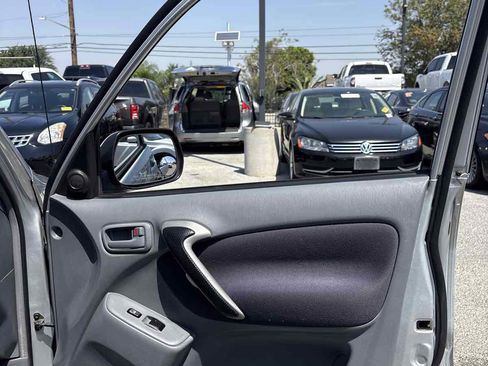 Used 2001 Toyota RAV4 2WD image 13