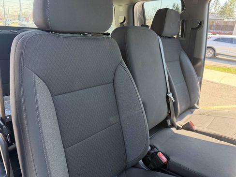 Used 2021 Chevrolet Silverado 1500 LT w/ Safety Package II AWD/4WD image 7