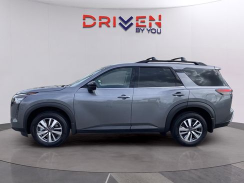 New 2026 Nissan Pathfinder SL FWD image 2