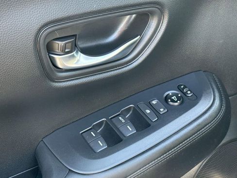 Used 2025 Honda HR-V LX image 20