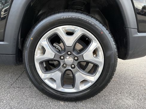 Used 2018 Jeep Compass Limited w/ Navigation Group image 21