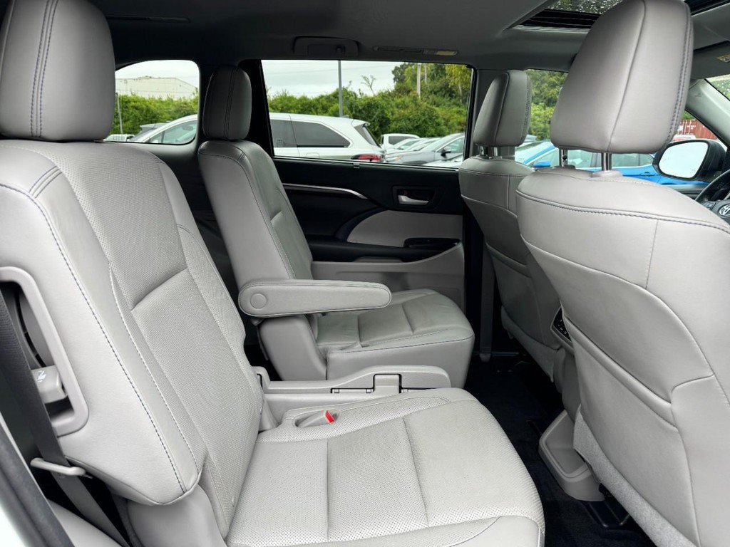 Used 2016 Toyota Highlander Limited AWD/4WD image 15