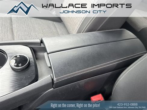 Used 2023 Nissan Rogue SV image 9