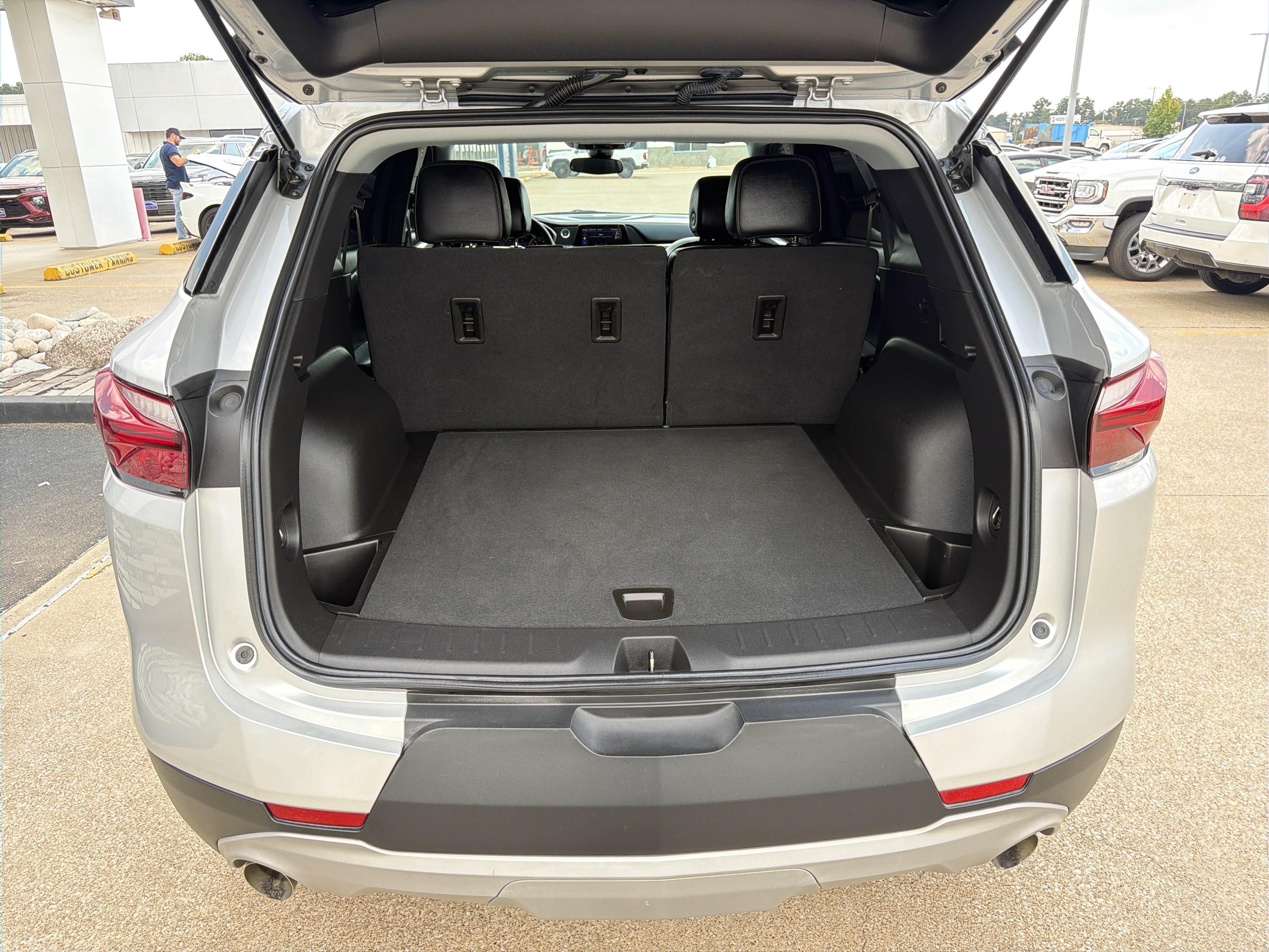 Used 2022 Chevrolet Blazer LT FWD image 23