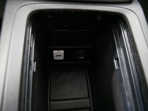 Used 2014 Chevrolet Captiva Sport LT image 30