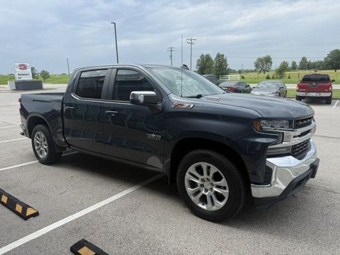 Used 2020 Chevrolet Silverado 1500 LT w/ Texas Edition AWD/4WD image 3