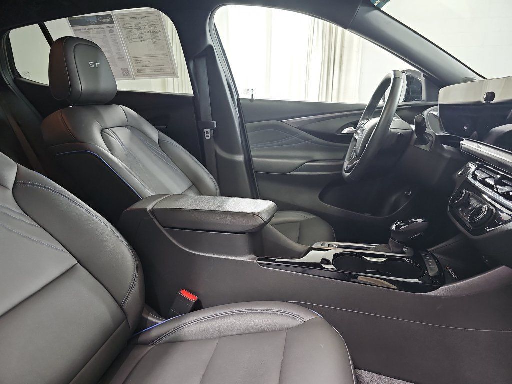 Used 2024 Buick Envista Sport Touring w/ Convenience I Package FWD image 13