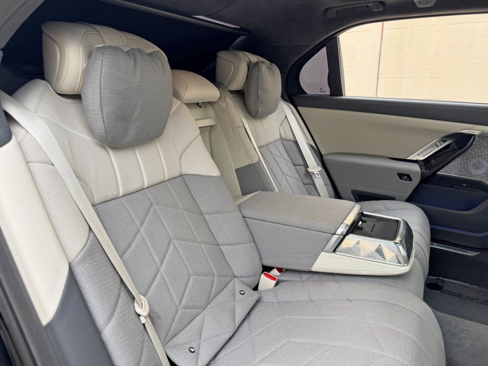 Used 2023 BMW 760i xDrive AWD/4WD image 56