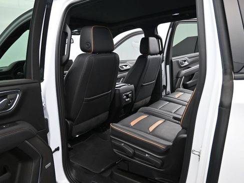 Used 2024 GMC Yukon XL AT4 AWD/4WD image 29