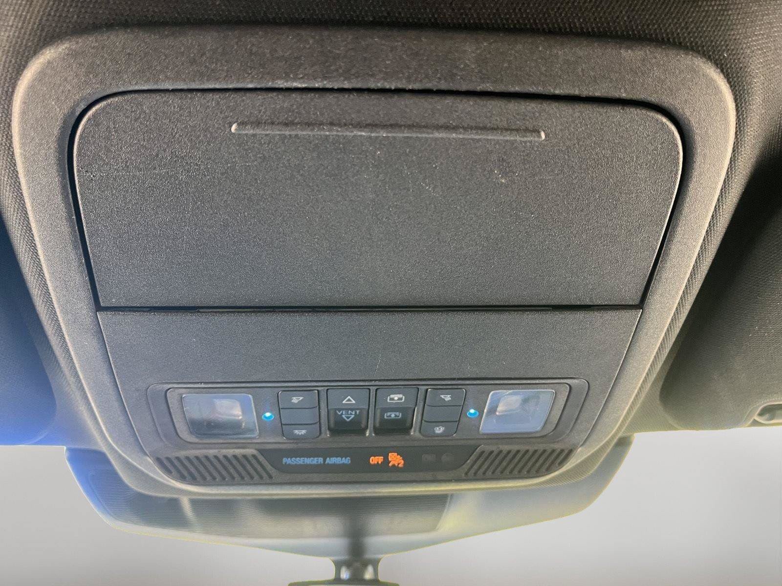 Used 2020 Ford Explorer XLT w/ Equipment Group 202A AWD/4WD image 9