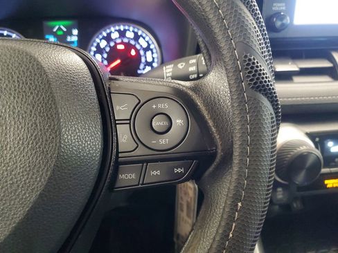 Used 2019 Toyota RAV4 LE image 21