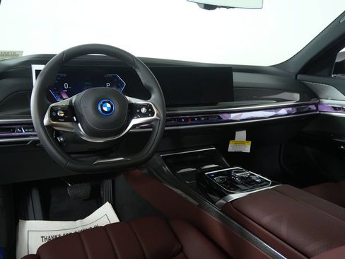 Used 2026 BMW i7 xDrive60 w/ Premium Package RWD image 18
