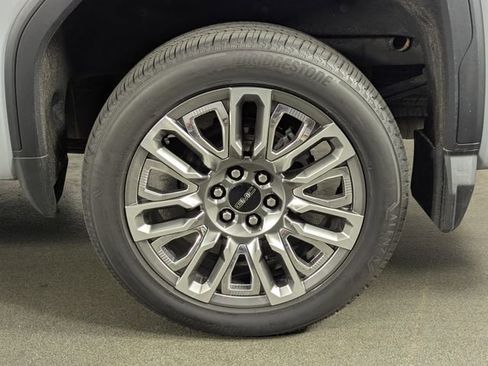 Used 2025 GMC Sierra 1500 Denali Ultimate image 11