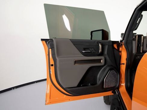 Used 2024 GMC Hummer EV 3X w/ LPO, Illumination Package image 10